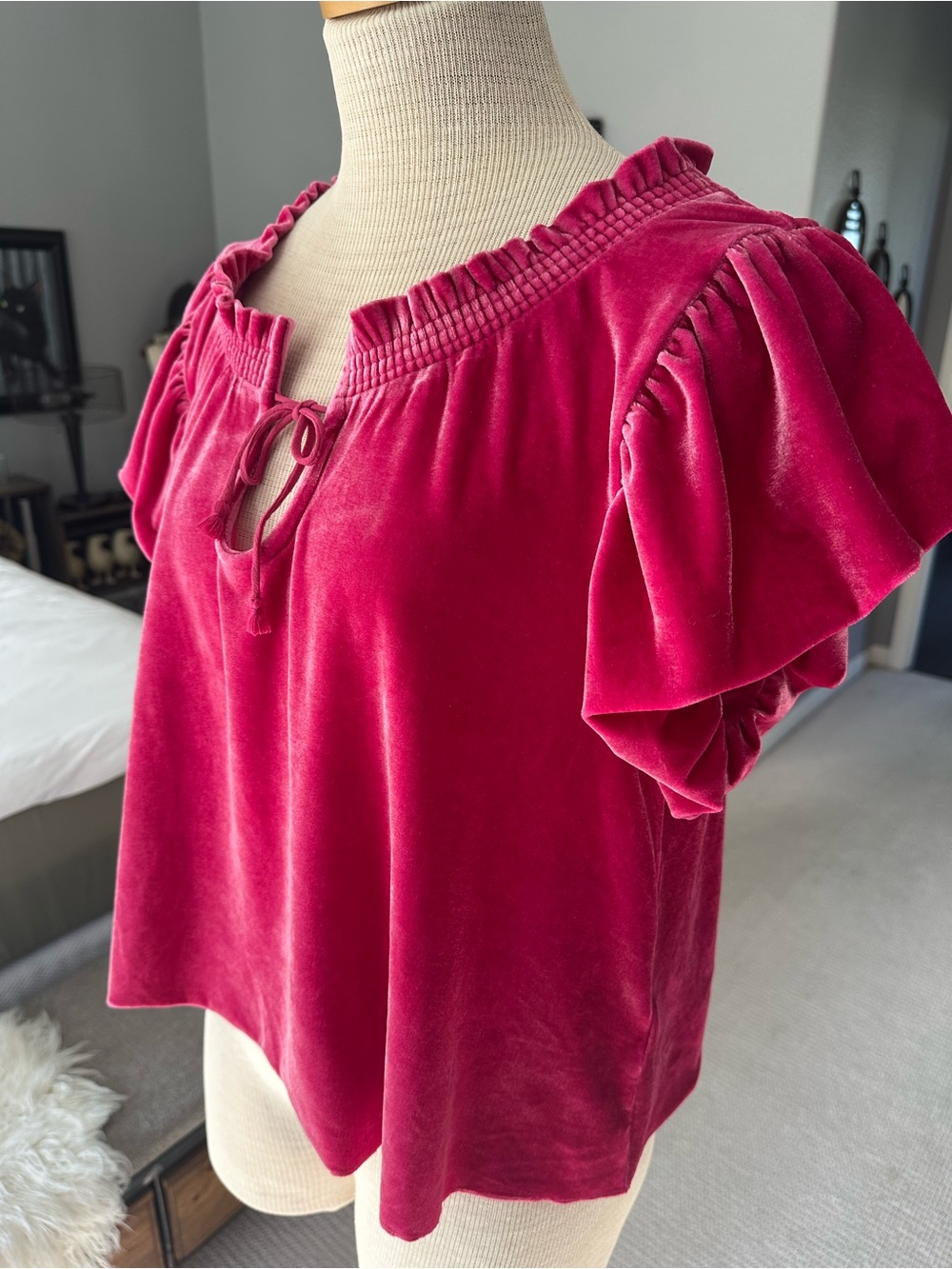 Free People NWT Fuchsia Velvet Tie-Neck Puff Sleeve Blouse, size small - Picture 3 of 11